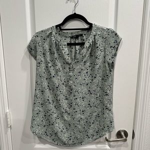 Women’s Floral Short Sleeve Blouse - Size Small